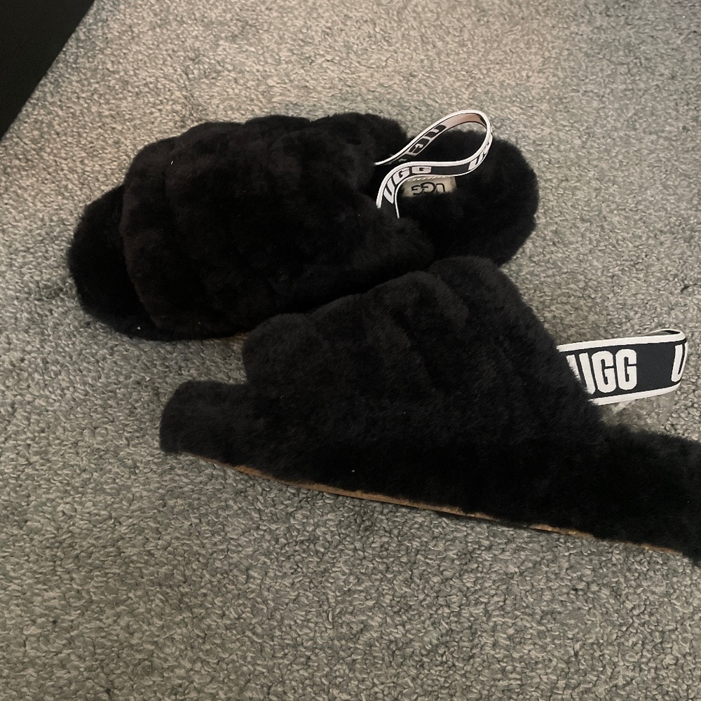 Ugg -  Wmns Fluff Yeah Slide 'Black'